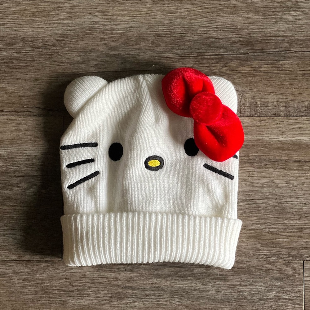 Hello Kitty White and Red Beanie